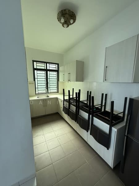 Jentayu Residensi @ Tampoi untuk Untuk Disewa - RM 1,700 /bulan, Mac 2026 - Kitchen - PropertyGuru.com.my