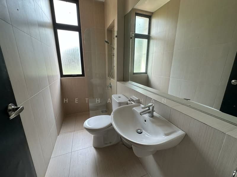 Semi-Detached House for Sale in Seputeh (Kuala Lumpur) - Hetha Chan - Bathroom - PropertyGuru.com.my