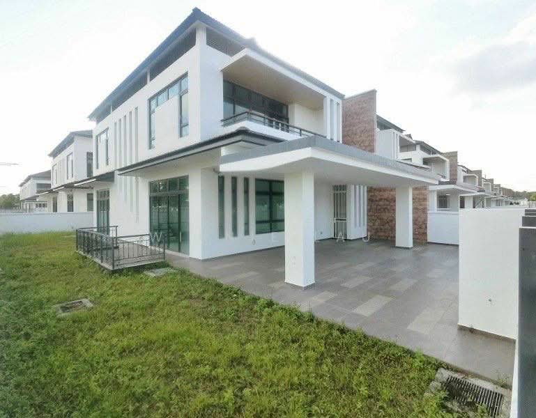 Semi-Detached House for Sale in Iskandar Puteri (Nusajaya) (Johor) - Winnie Lau - Exterior - PropertyGuru.com.my