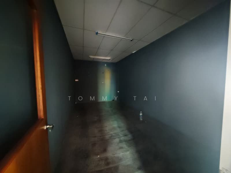 Shop / Office for Rent in Taman Desa Cemerlang (Ulu Tiram) - Tommy Tai - Interior - PropertyGuru.com.my