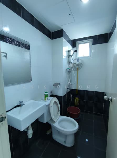 Apartment for Sale at SD Apartments - Yanis Cheong - Bathroom - PropertyGuru.com.my