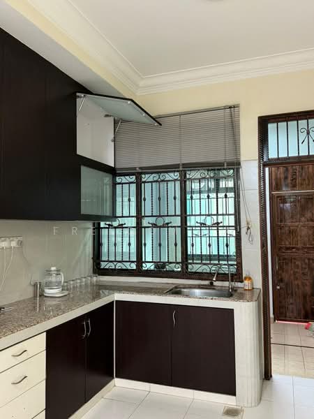 2-storey Terraced House for Rent in Taman Sutera Utama (Skudai) - Freedom Lam - Kitchen - PropertyGuru.com.my
