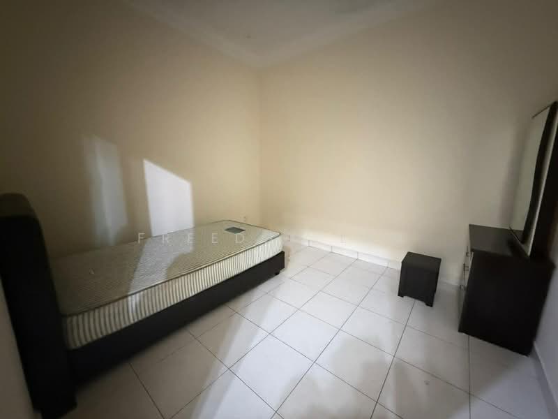 2-storey Terraced House for Rent in Taman Sutera Utama (Skudai) - Freedom Lam - Bedroom - PropertyGuru.com.my