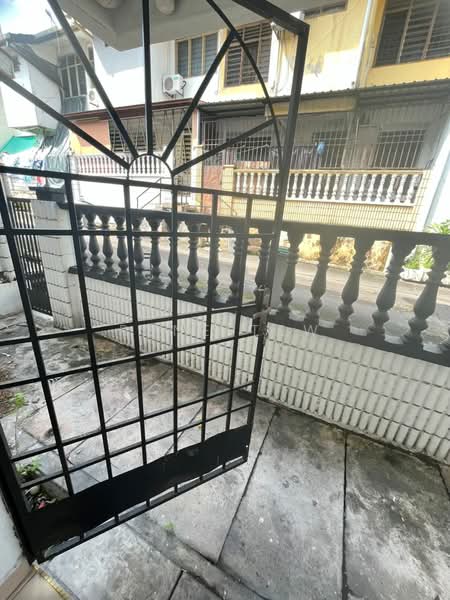 Taman Johor Jaya untuk Untuk Disewa - RM 1,900 /bulan, Mac 2026 - Exterior - PropertyGuru.com.my