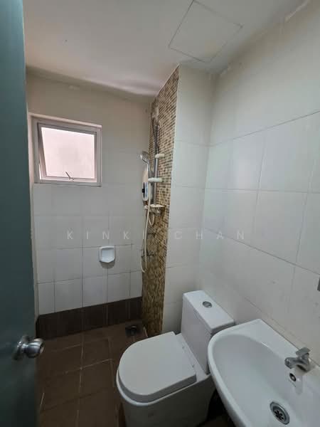 Suasana Lumayan untuk Untuk Disewa - RM 1,850 /bulan, Mac 2026 - Bathroom - PropertyGuru.com.my