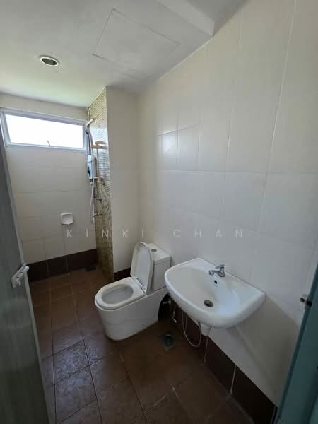 Suasana Lumayan untuk Untuk Disewa - RM 1,850 /bulan, Mac 2026 - Bathroom - PropertyGuru.com.my