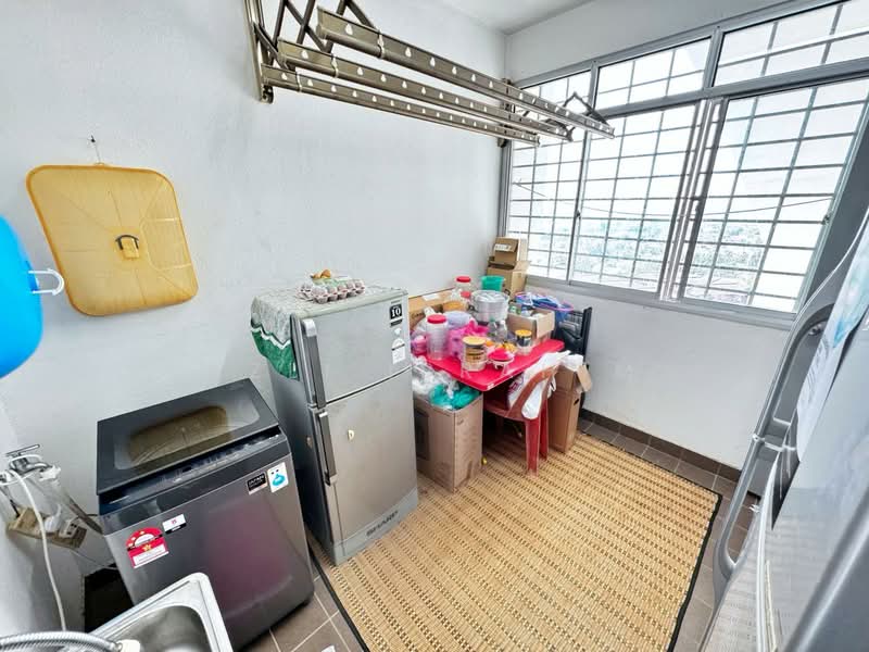 Apartment for Sale at Pangsapuri Anggun - Azli Ibrahim - Balcony - PropertyGuru.com.my