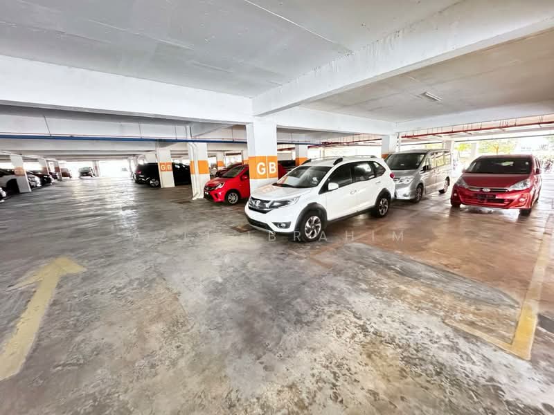 Apartment for Sale at Pangsapuri Anggun - Azli Ibrahim - Car Park - PropertyGuru.com.my