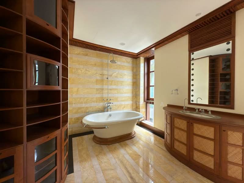 Rumah Banglo untuk Dijual di Damansara Heights (Kuala Lumpur) - Tina Chua - Bathroom - PropertyGuru.com.my