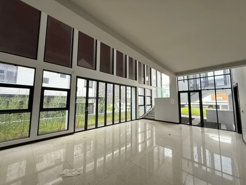 Bungalow for Sale in Sepang (Selangor) - Aizat Rafiq Bin Ariffin - Living Room - PropertyGuru.com.my