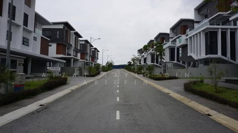 Bungalow for Sale in Sepang (Selangor) - Aizat Rafiq Bin Ariffin - Exterior - PropertyGuru.com.my