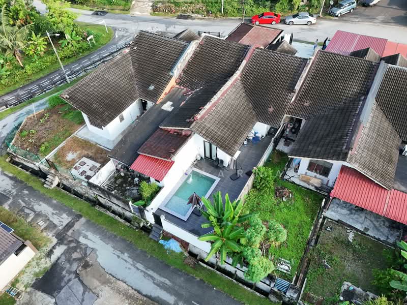 1-storey Terraced House for Sale in Taman Puchong Indah (Puchong) - Adi Zulkarnaen - Exterior - PropertyGuru.com.my