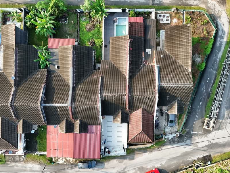 1-storey Terraced House for Sale in Taman Puchong Indah (Puchong) - Adi Zulkarnaen - Exterior - PropertyGuru.com.my