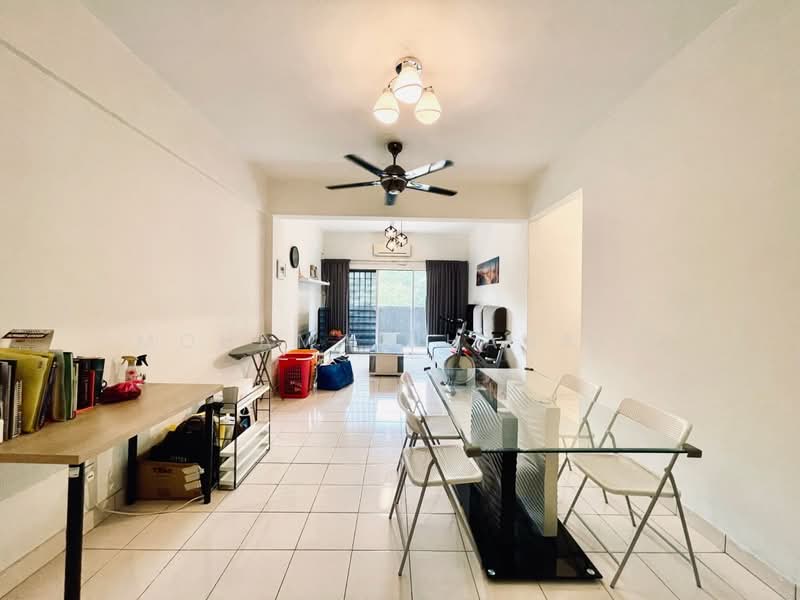 Sri Bayu Apartments untuk Untuk Dijual - RM 385,000, Mac 2026 - Living Room - PropertyGuru.com.my