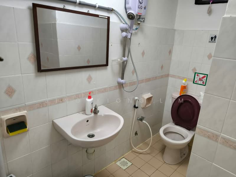 Vista Komanwel C untuk Untuk Disewa - RM 1,750 /bulan, Mac 2026 - Bathroom - PropertyGuru.com.my