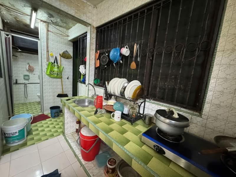 Flat for Sale at Flat Taman Ungku Tun Aminah - Zoey Kok - Kitchen - PropertyGuru.com.my