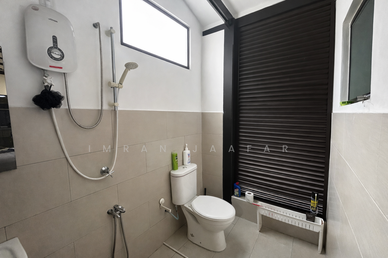 Semi-Detached House for Sale in Subang Bestari (Shah Alam) - Imran Jaafar - Bathroom - PropertyGuru.com.my