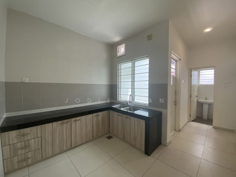 2-storey Terraced House for Sale in Bandar Seri Botani (Simpang Pulai) - Jodie Kuan - Kitchen - PropertyGuru.com.my