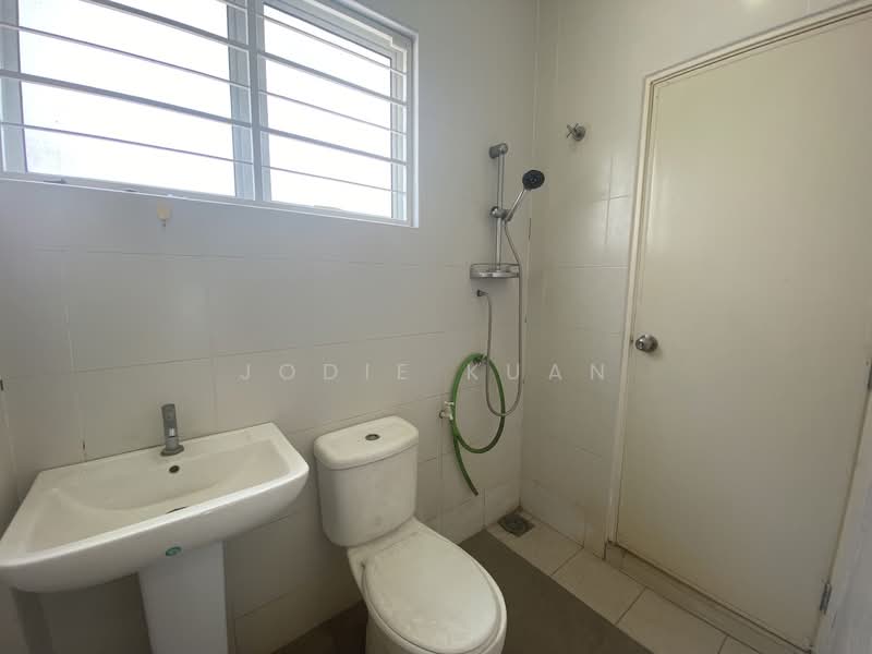 2-storey Terraced House for Sale in Bandar Seri Botani (Simpang Pulai) - Jodie Kuan - Common Bathroom - PropertyGuru.com.my
