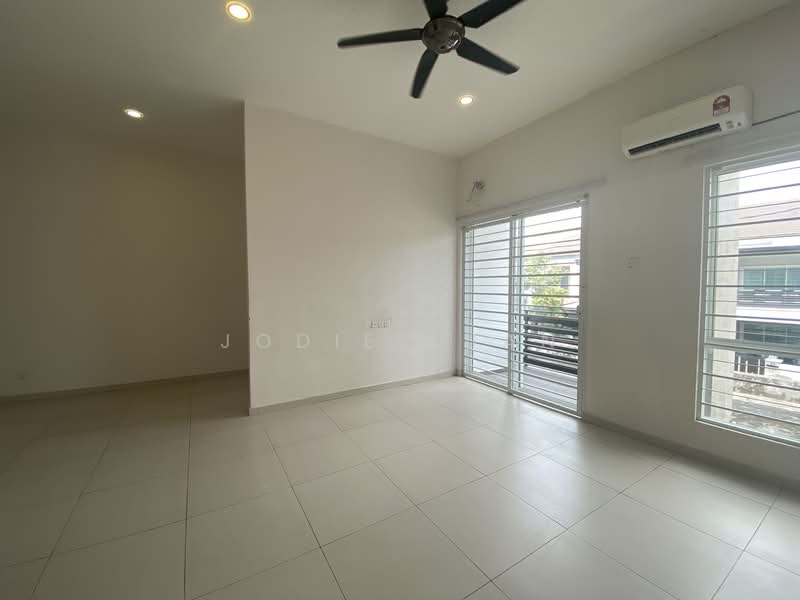 2-storey Terraced House for Sale in Bandar Seri Botani (Simpang Pulai) - Jodie Kuan - Master Bedroom - PropertyGuru.com.my
