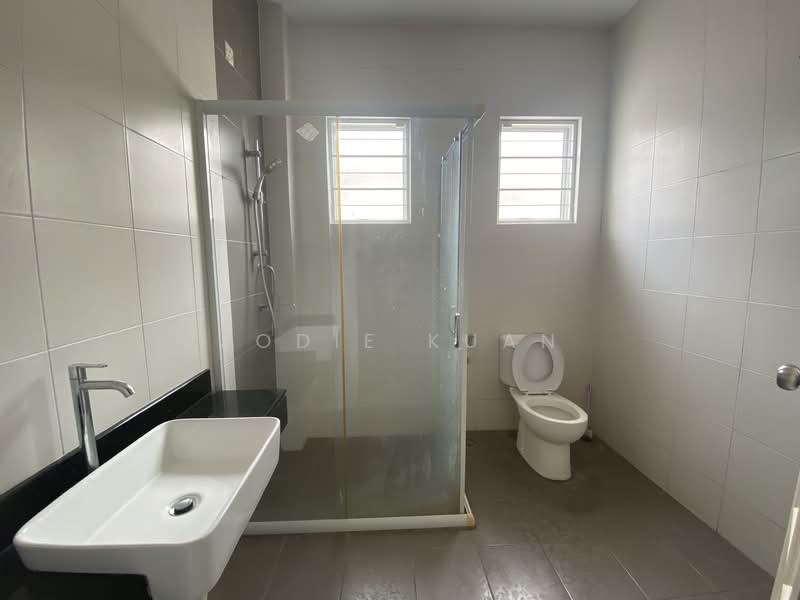 2-storey Terraced House for Sale in Bandar Seri Botani (Simpang Pulai) - Jodie Kuan - Sharing Bathroom - PropertyGuru.com.my