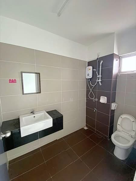 2-storey Terraced House for Sale in Taman Mutiara Rini (Skudai) - Calvin Lee - Bathroom - PropertyGuru.com.my