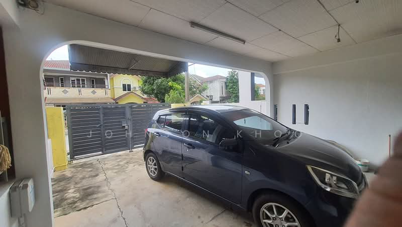 2-storey Terraced House for Sale in Taman Puchong Perdana (Puchong) - Johnson Khoo - Car Porch - PropertyGuru.com.my