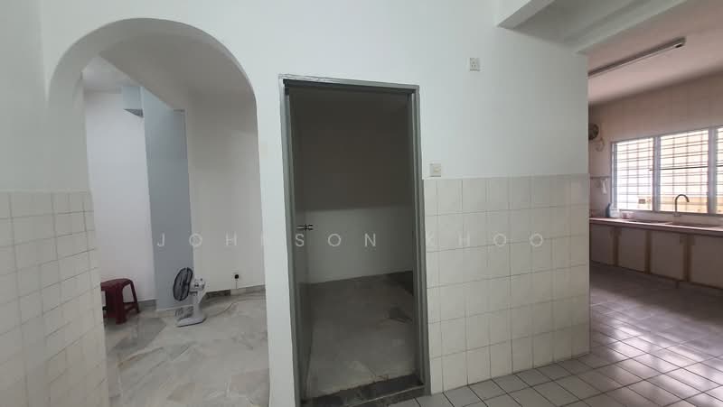 2-storey Terraced House for Sale in Taman Puchong Perdana (Puchong) - Johnson Khoo - Kitchen Area - PropertyGuru.com.my