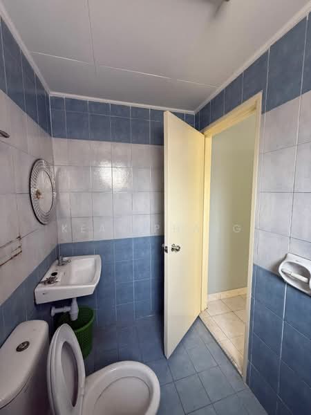 U16, Taman Bukit Subang untuk Untuk Dijual - RM 680,000, Mac 2026 - Bathroom - PropertyGuru.com.my