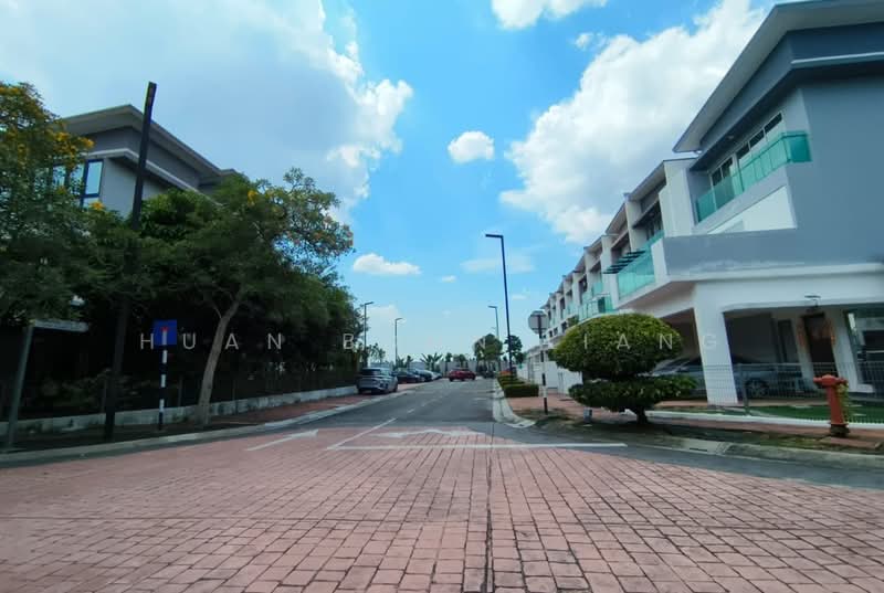 3-storey Terraced House for Rent in Taman Subang Mas (Subang Jaya) - Huan Boon Liang - Exterior - PropertyGuru.com.my