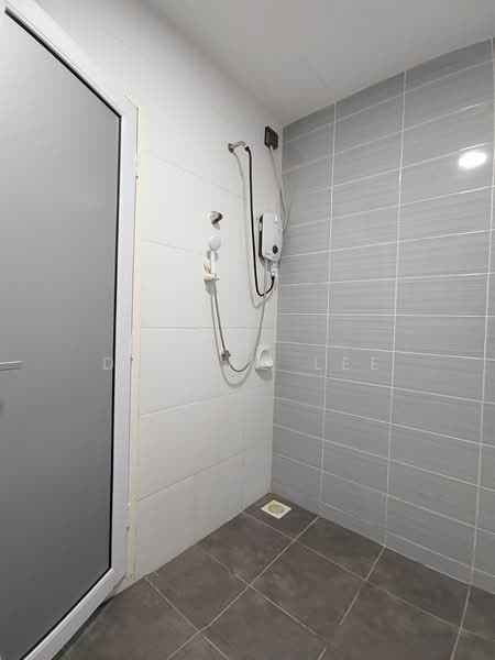 Service Residence for Rent at Sky Oasis Residence (Pangsapuri Oasis 1) - Daphne Lee - Bathroom - PropertyGuru.com.my