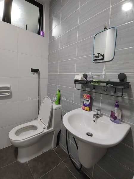 Service Residence for Rent at Sky Oasis Residence (Pangsapuri Oasis 1) - Daphne Lee - Bathroom - PropertyGuru.com.my