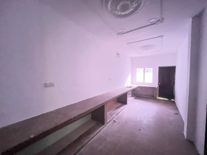 Semi-Detached House for Sale in Rawang (Selangor) - May Liong - Kitchen - PropertyGuru.com.my