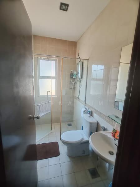 2-storey Terraced House for Sale in Kota Kemuning (Shah Alam) - Lorna Lim - Bathroom - PropertyGuru.com.my