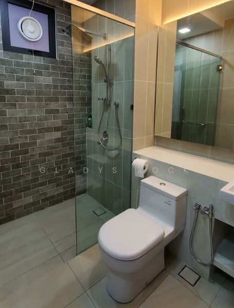 Condominium for Rent at Queens Residences Q1 @ Queens Waterfront - Gladys Kock - Bathroom - PropertyGuru.com.my