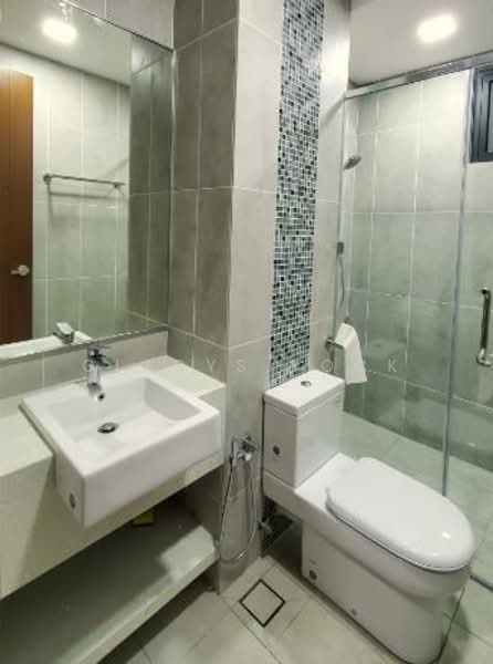 Condominium for Rent at Queens Residences Q1 @ Queens Waterfront - Gladys Kock - Bathroom - PropertyGuru.com.my