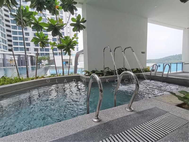Condominium for Rent at Queens Residences Q1 @ Queens Waterfront - Gladys Kock - Pool - PropertyGuru.com.my