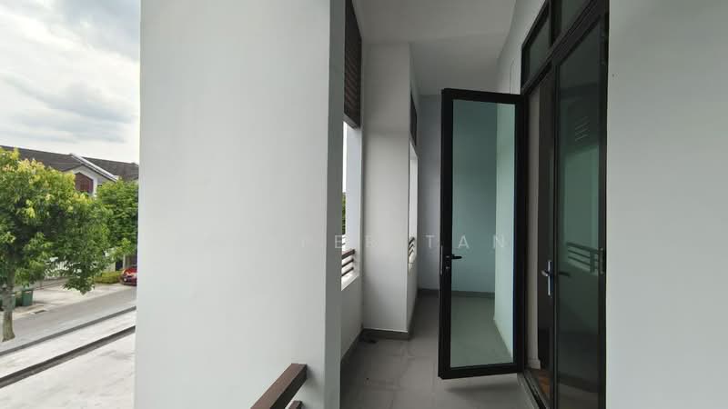 2-storey Terraced House for Rent in Semenyih (Selangor) - Jasper Tan - Balcony - PropertyGuru.com.my