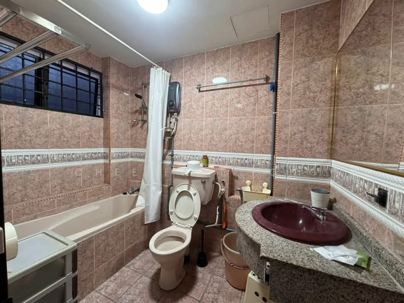 Apartment for Sale at Taman Lembah Maju 600 Apartment - Chee Fatt Fong - Bathroom - PropertyGuru.com.my