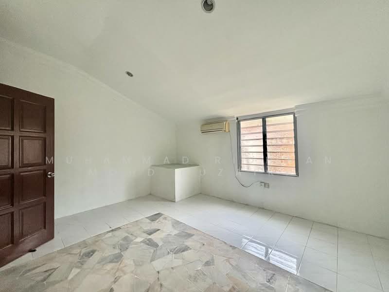 Seksyen 28, Taman Alam Megah untuk Untuk Dijual - RM 600,000, Mac 2026 - PropertyGuru.com.my