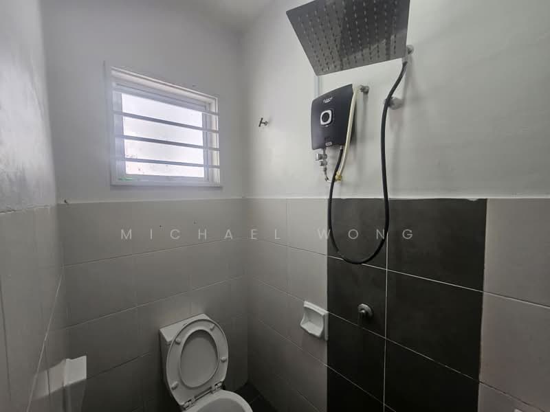 Terraced House for Rent in Rawang (Selangor) - Michael Wong - Bathroom - PropertyGuru.com.my