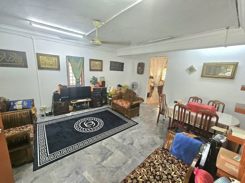 2-storey Terraced House for Sale in Ampang (Selangor) - Syamsul Ilham - Living Room - PropertyGuru.com.my