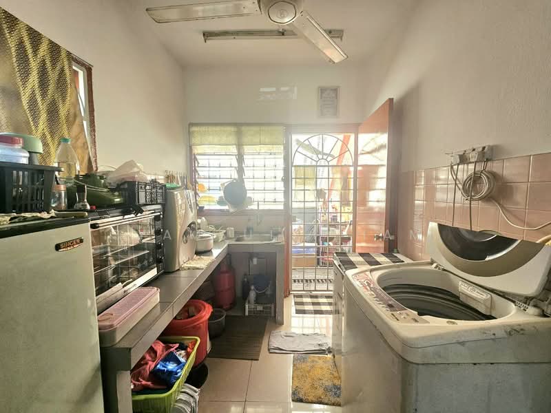 2-storey Terraced House for Sale in Ampang (Selangor) - Syamsul Ilham - Kitchen - PropertyGuru.com.my