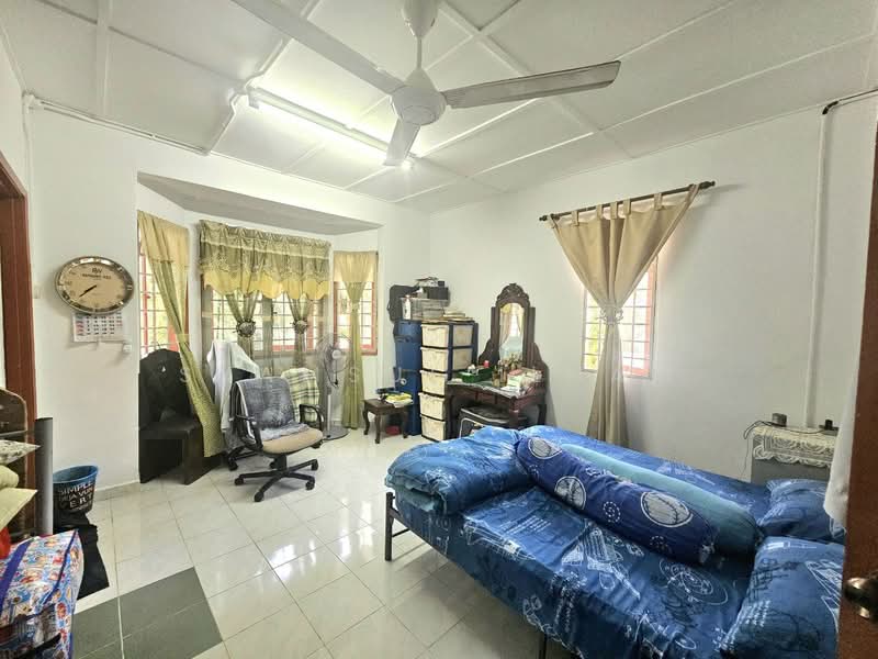 2-storey Terraced House for Sale in Ampang (Selangor) - Syamsul Ilham - Bedroom - PropertyGuru.com.my