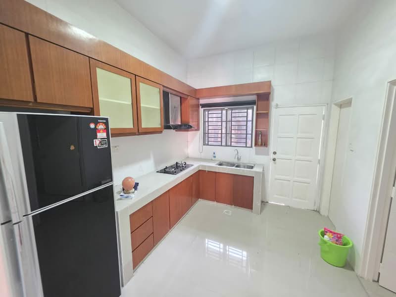 2-storey Terraced House for Sale in Sungai Buloh (Selangor) - May Liong - Kitchen - PropertyGuru.com.my