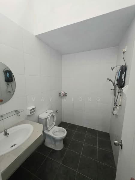 2-storey Terraced House for Sale in Sungai Buloh (Selangor) - May Liong - Bathroom - PropertyGuru.com.my