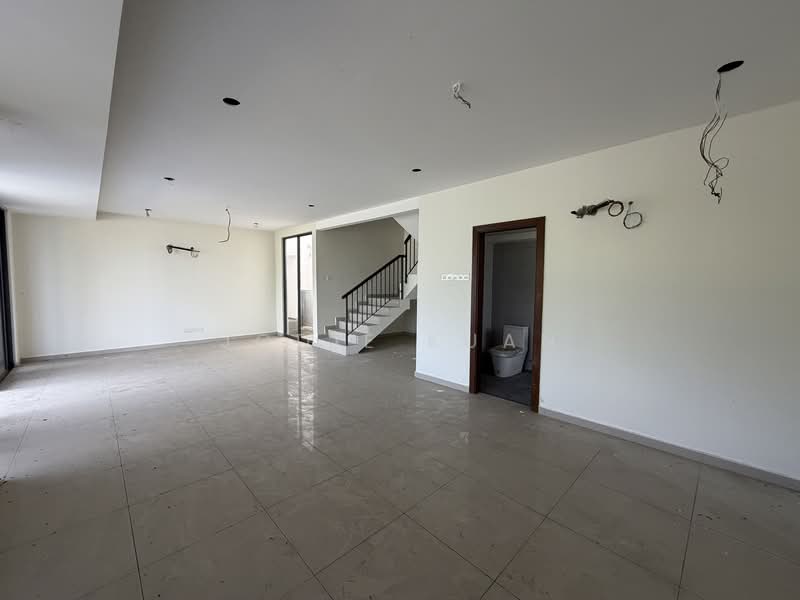 Lower Basement Entertainment Area 