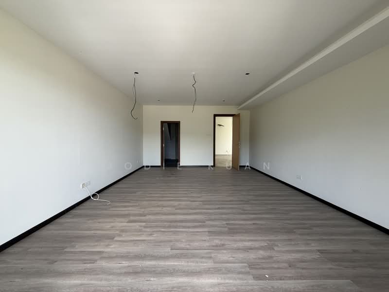 Basement Master Bedroom 