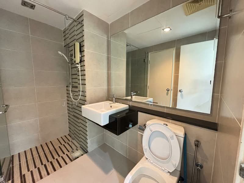 Condominium for Rent at The Peak SOHO - Jun Hoe Hui - Bathroom - PropertyGuru.com.my