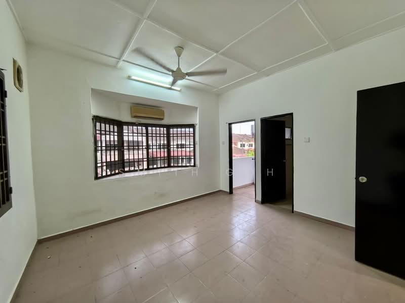 2-storey Terraced House for Sale in Kota Tinggi (Johor) - Smith Goh - Living Room - PropertyGuru.com.my